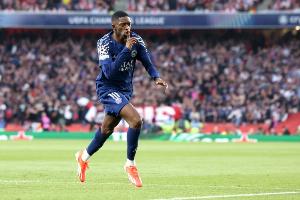 效率翻倍！登贝莱在巴黎93场打进40球，追平巴萨生涯185场总和