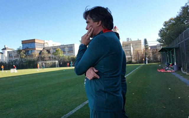 乐竞体育app官网-河南队高原大练兵，引援上按下加速键|昆明|郑州|塞尔吉奥·拉莫斯|足协|中超_新浪体育_新浪新闻